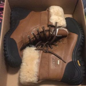 Brown UGGS size US 7